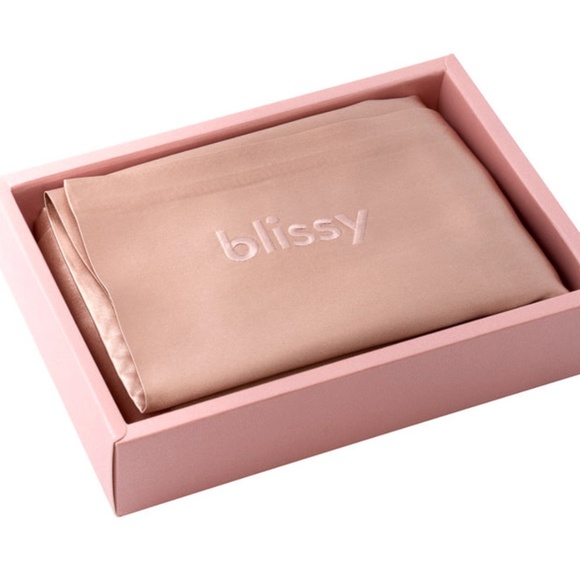 Blissy 100% Mulberry Queen  Silk Pillowcase with zipper Pink Brand New - Picture 2 of 2